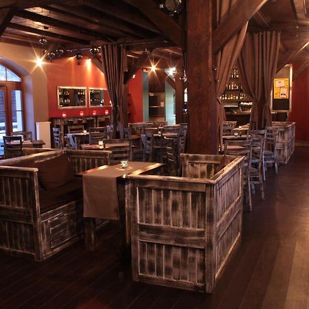 A' Propos Hotel, Restauracja, Club Walbrzych Ngoại thất bức ảnh