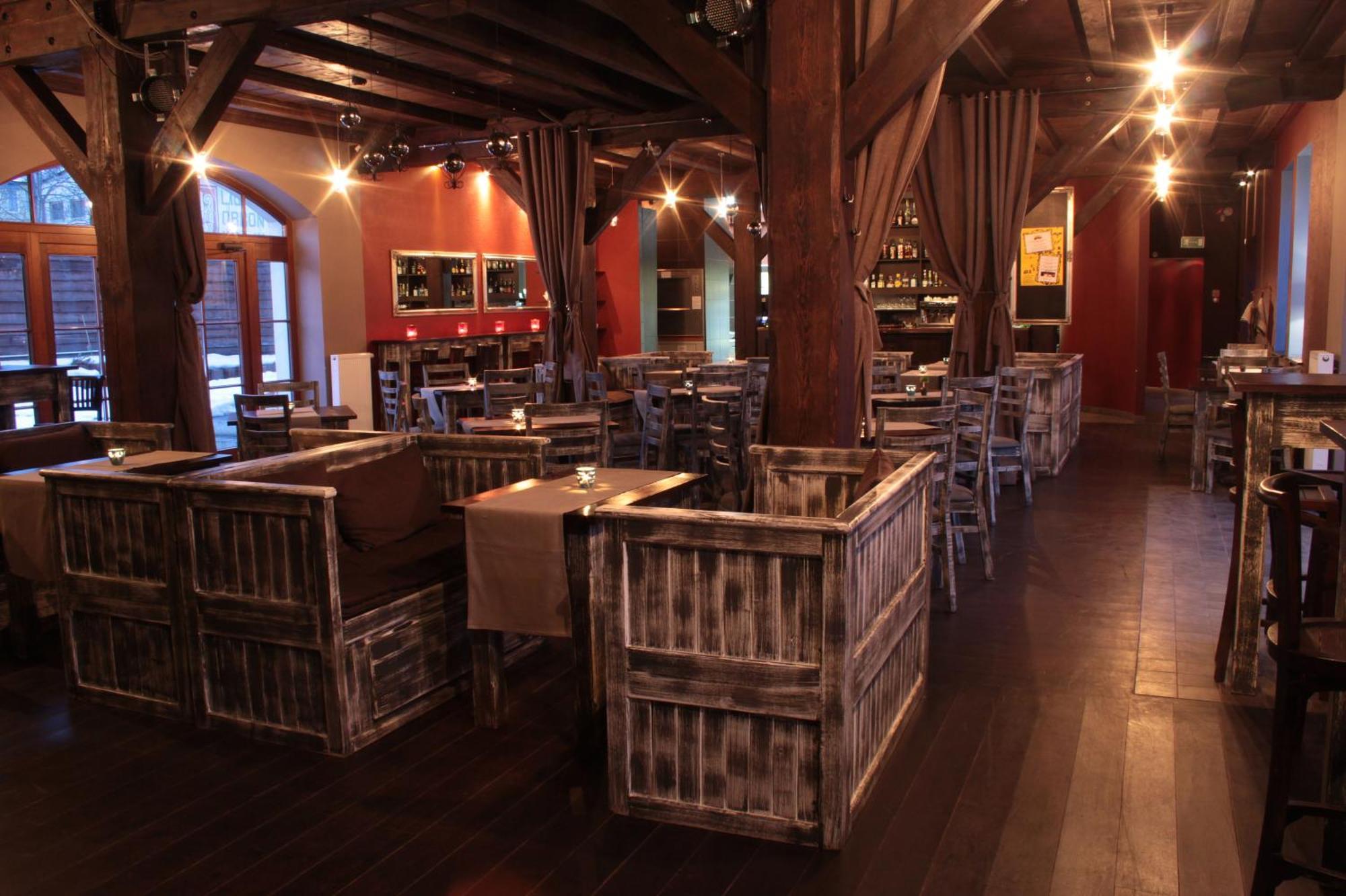 A' Propos Hotel, Restauracja, Club Walbrzych Ngoại thất bức ảnh