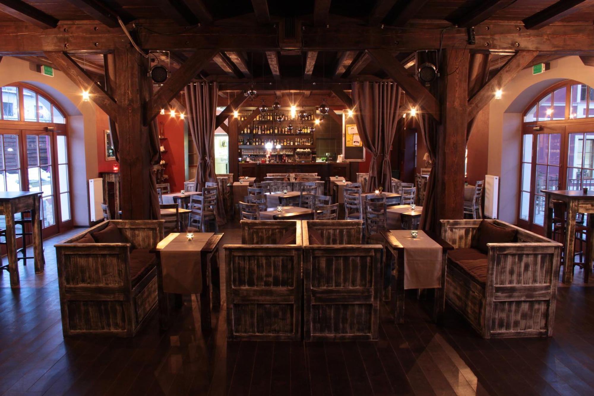 A' Propos Hotel, Restauracja, Club Walbrzych Ngoại thất bức ảnh